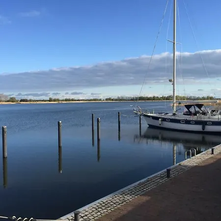 Reetdachhaus Holunder 4 * Puddemin